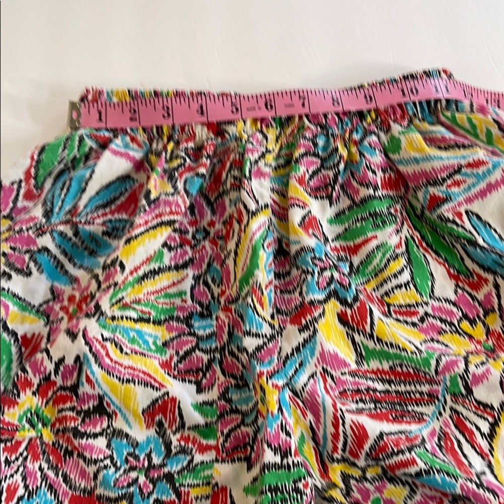 Vintage Rave Red and Pink Bermudas with Elastic Waist - Picture 5 of 7